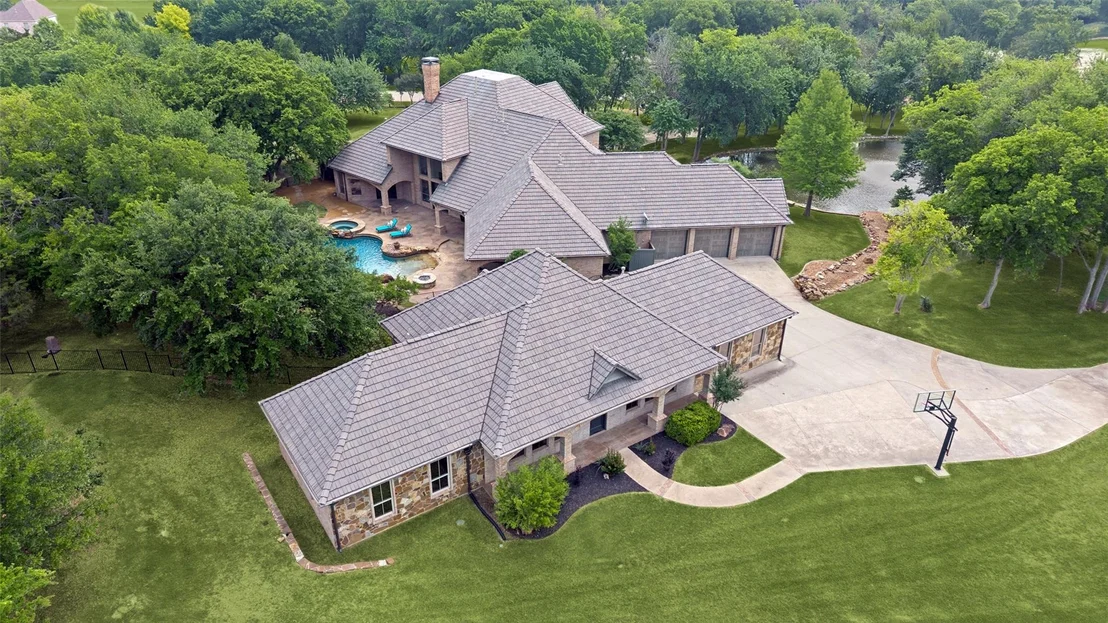Photo of 2626 Twelve Oaks Lane