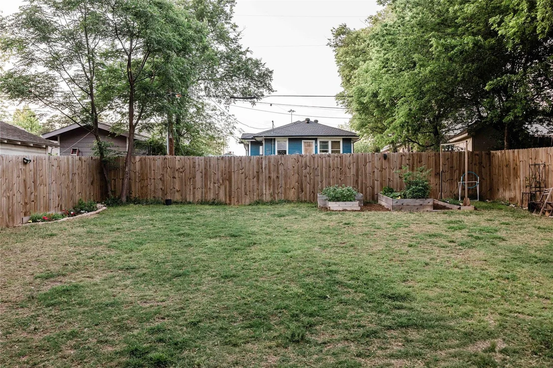 Photo of 3231 Fairview Avenue