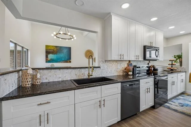 Photo of 1601 Kingspoint Drive