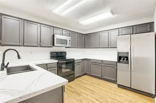 Photo of 1106 Alameda Drive