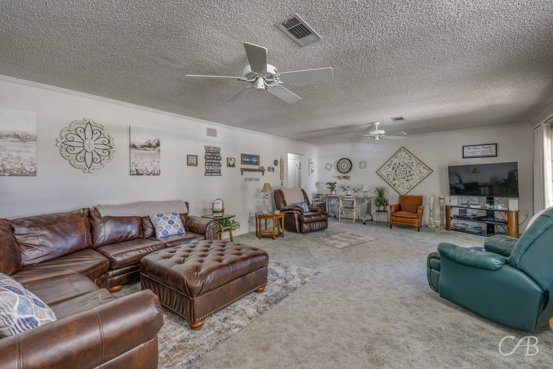 Photo of 155 Lakeview Drive