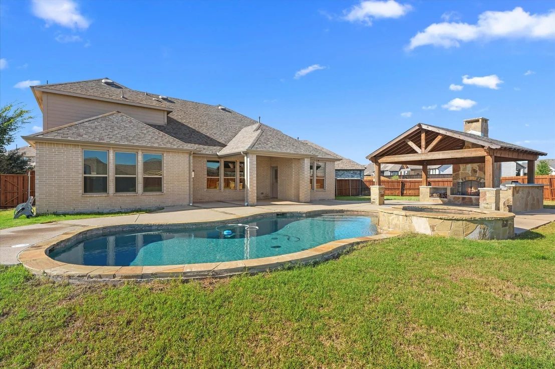 Photo of 2044 Longbridge Road