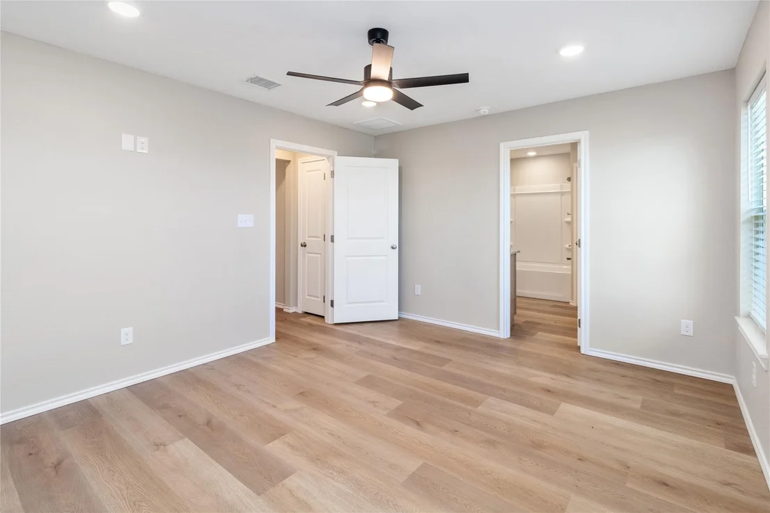 Photo of 807 Bella Blvd Street