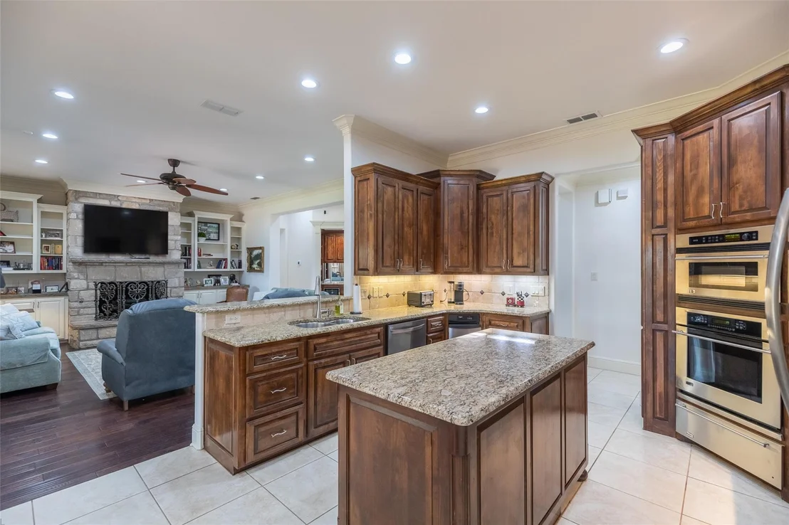 Photo of 2301 Lynbrook Drive