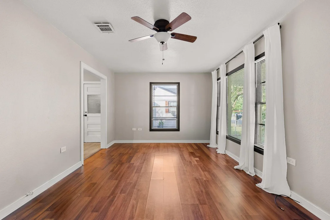 Photo of 2921 Summer Avenue