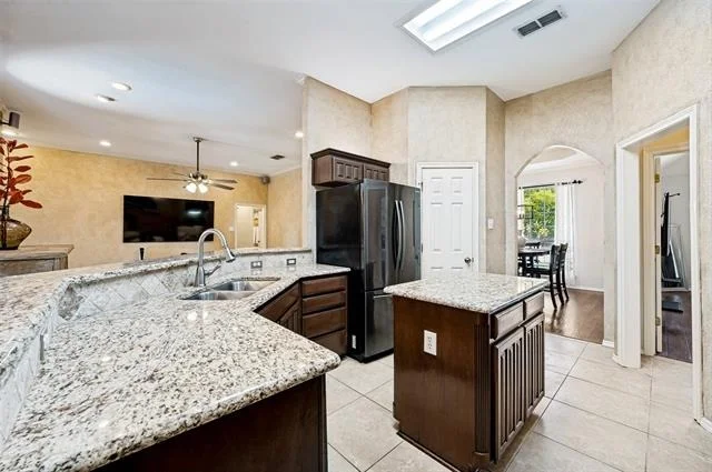 Photo of 5104 Independence Avenue