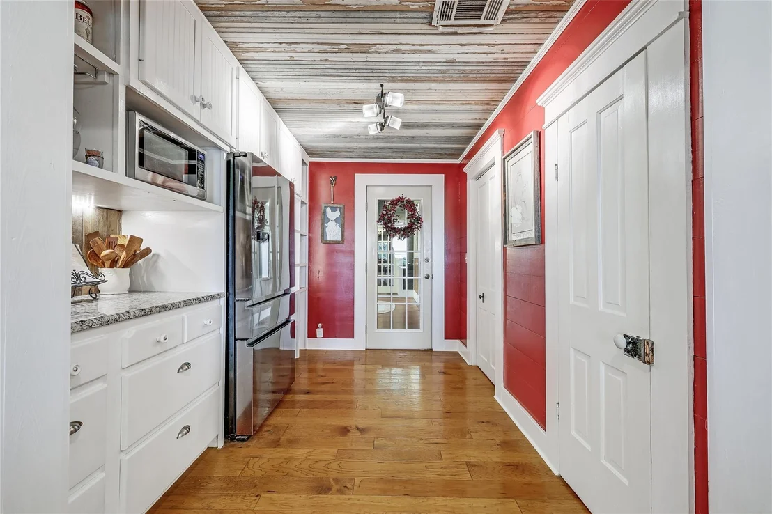 Photo of 13471 Cedar Valley Road
