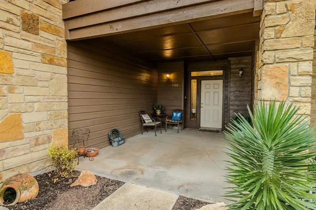 Photo of 1101 Eagle Point Circle