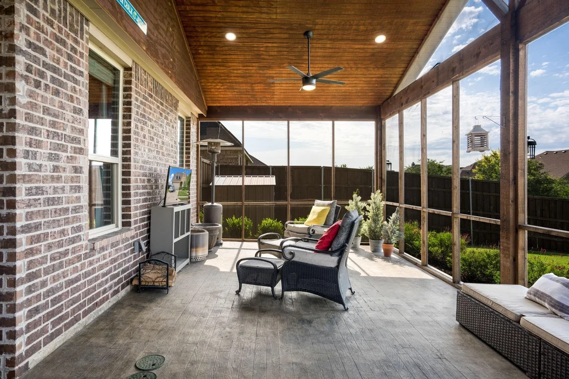 Photo of 560 Winnetka Drive