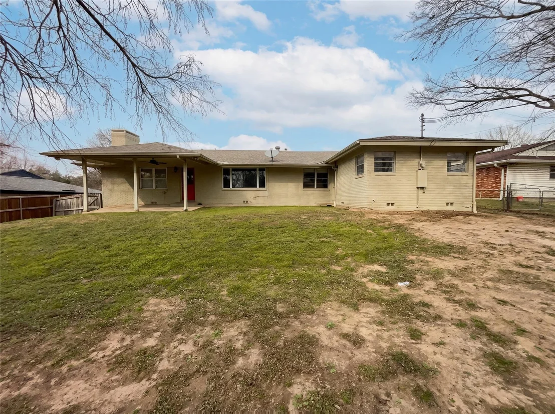 Photo of 6817 Chickering Road