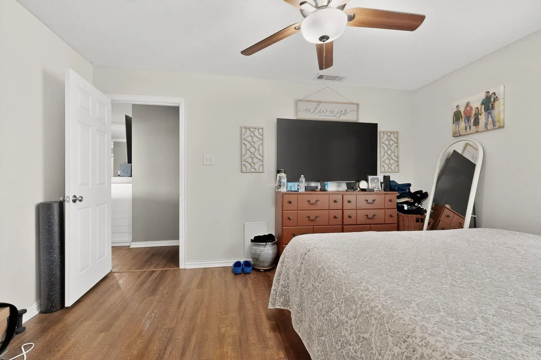 Photo of 423 Caloway Drive