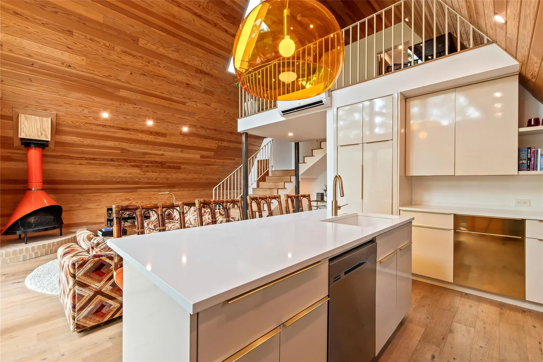 Photo of 5706 Point Lavista