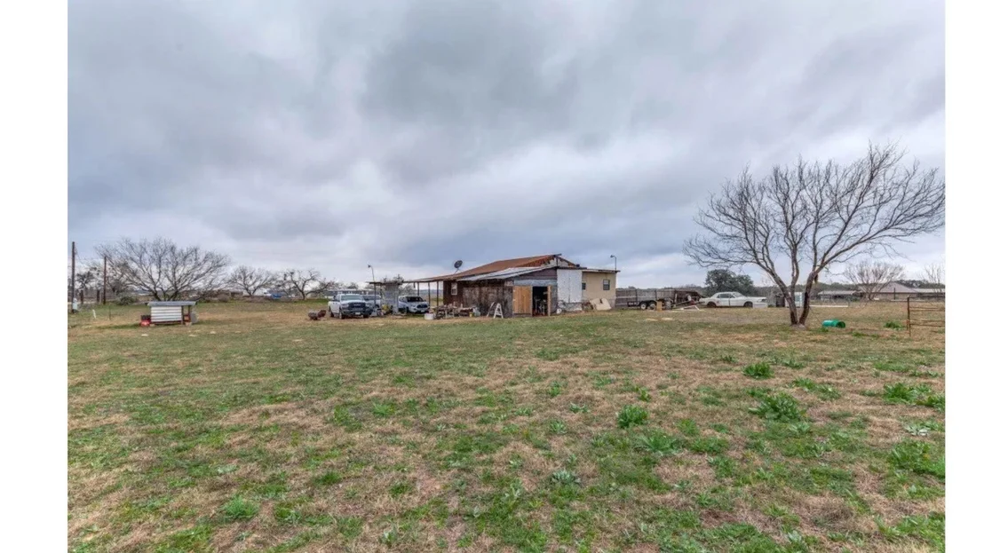 Photo of 1619 County Road 7711