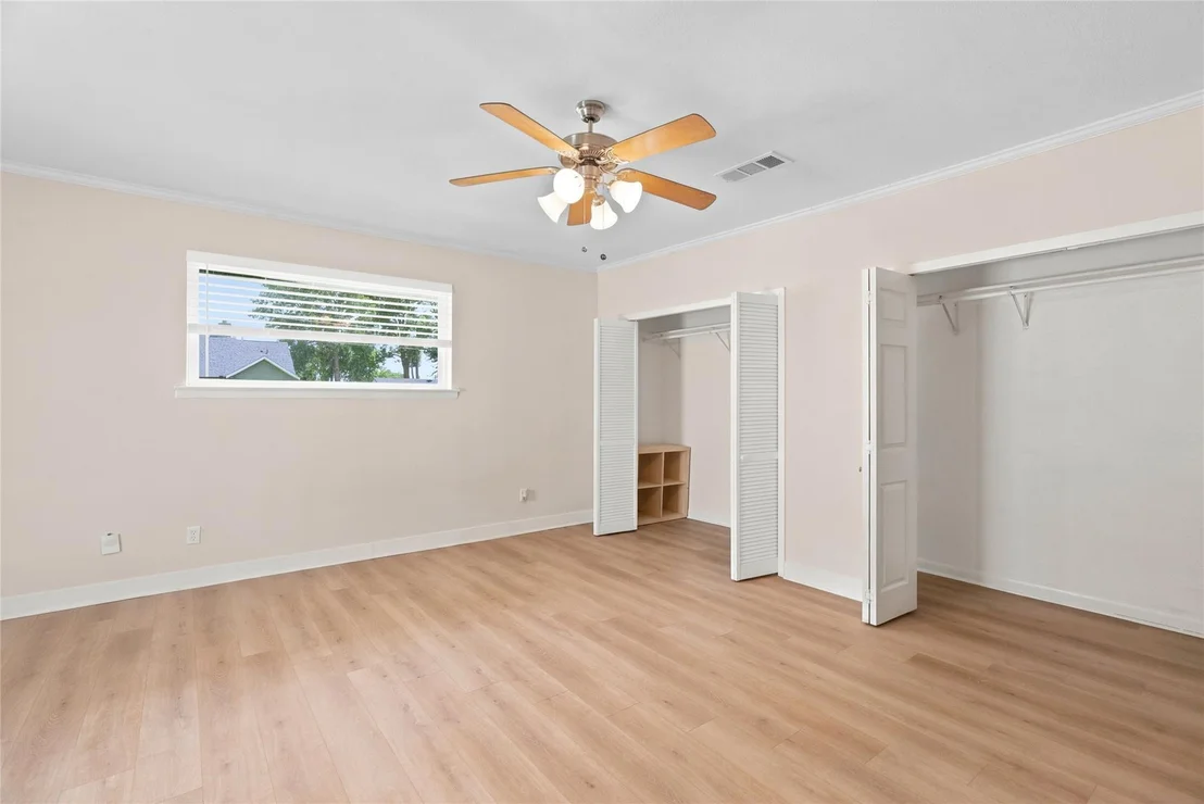 Photo of 106 E 3rd Street