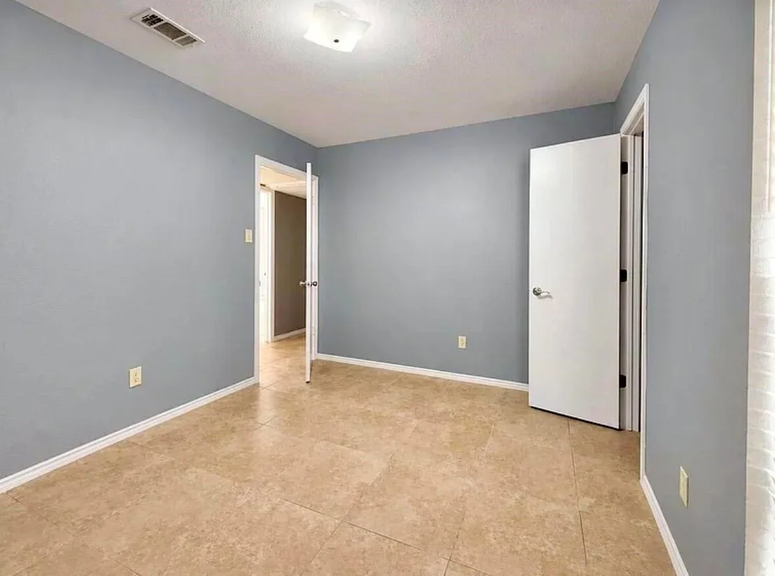 Photo of 915 Lemontree Drive