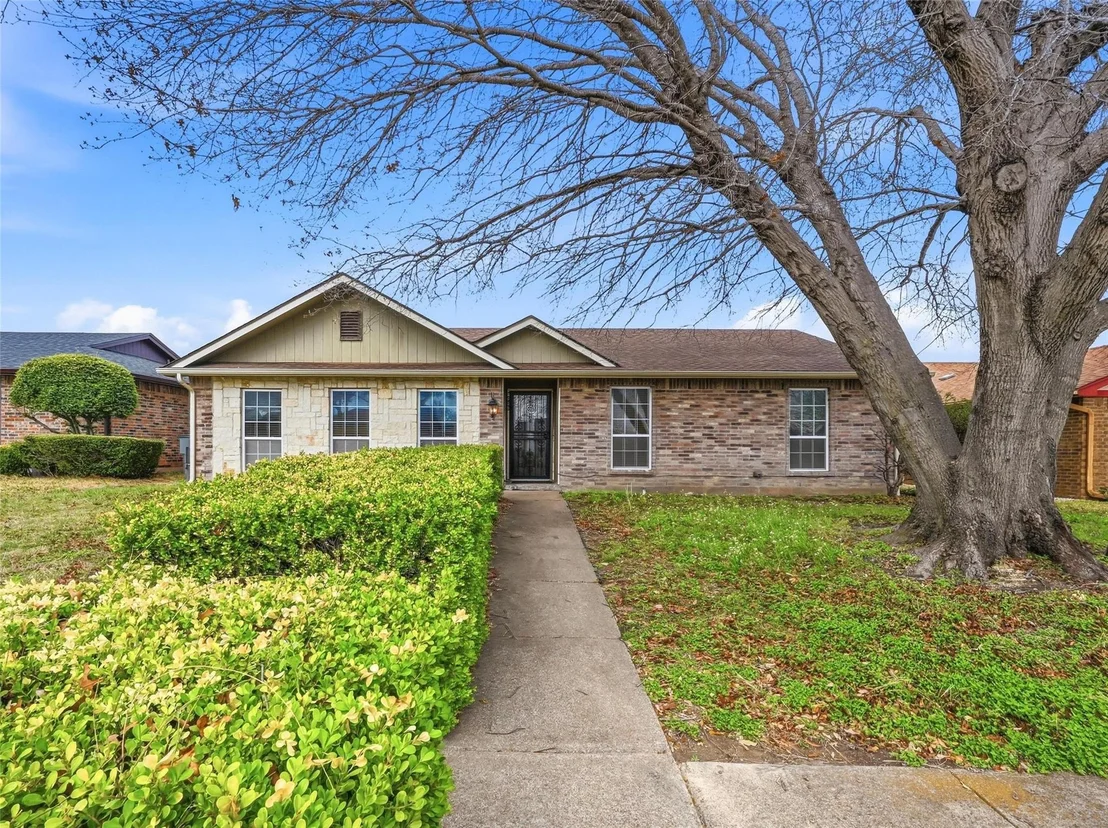 Photo of 905 Brookhaven Drive