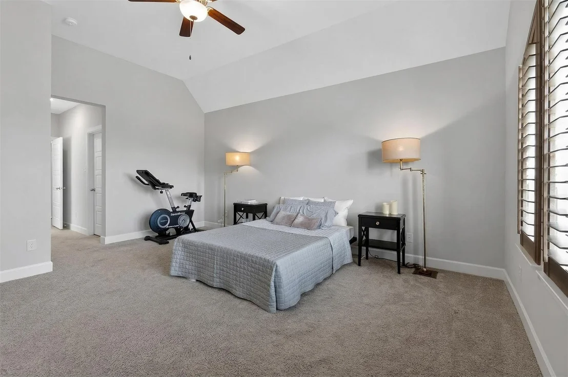Photo of 580 Courtyard Lane