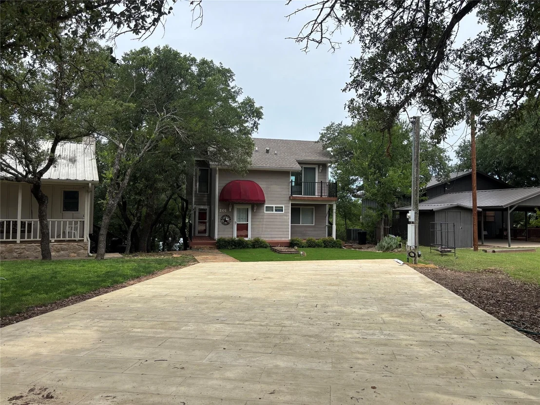 Photo of 201 Cove Circle