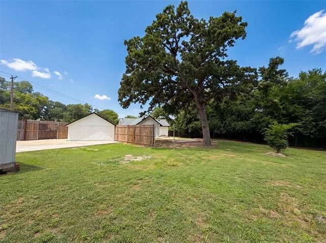 Photo of 420 Bluebonnet Drive