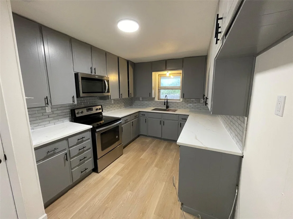Photo of 107 Dyck