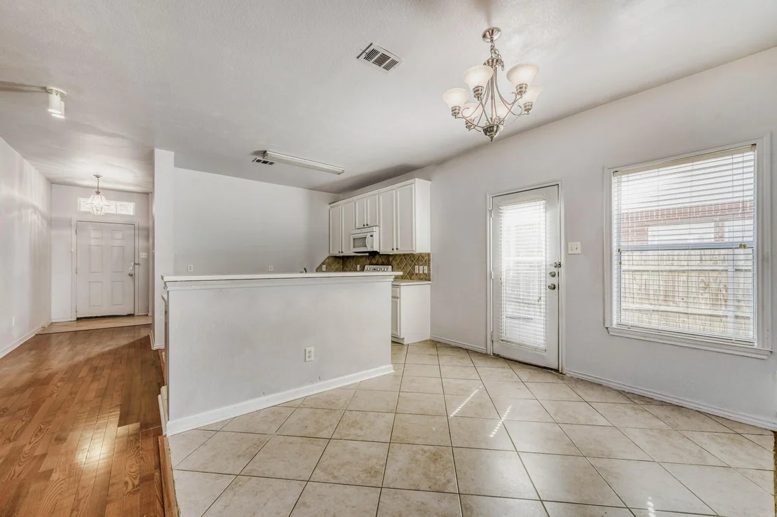 Photo of 2617 Hereford Road