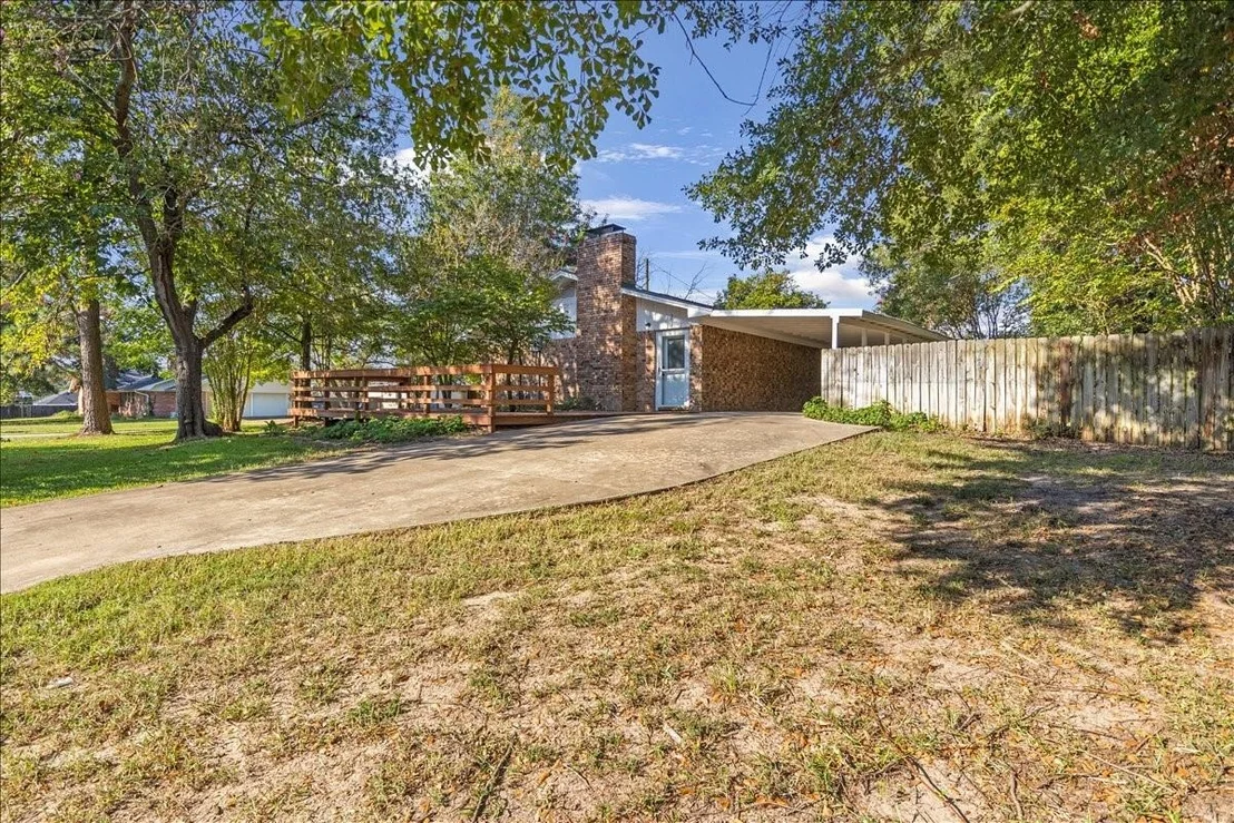 Photo of 303 Jane Lane
