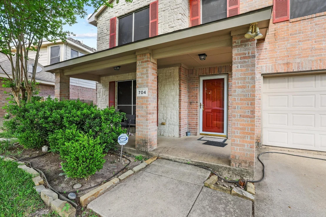 Photo of 704 Acacia Drive