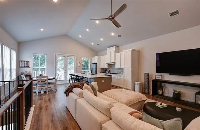 Photo of 1028 Cavour Place