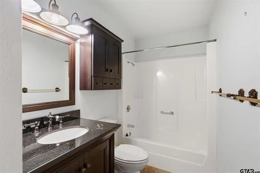 Photo of 546 Woodside Drive