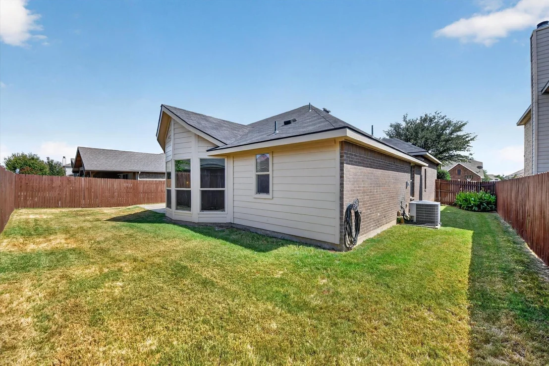 Photo of 424 Foxcraft Drive