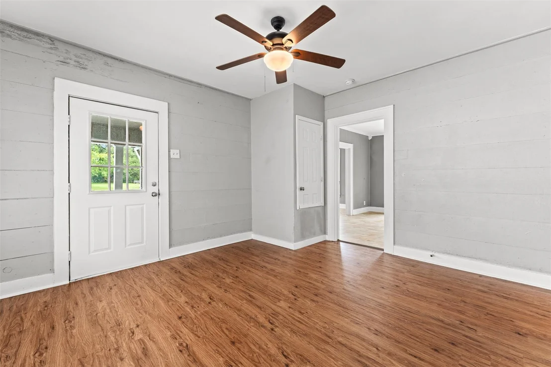 Photo of 512 Herring Avenue