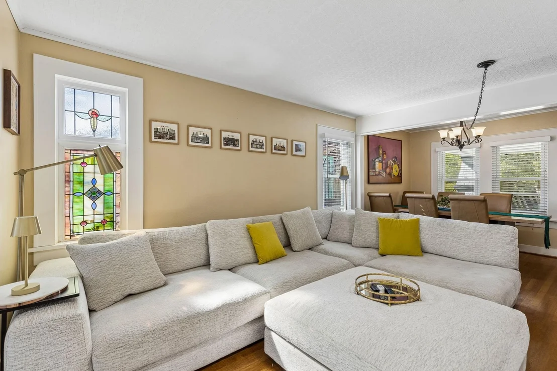 Photo of 2235 Mistletoe Boulevard