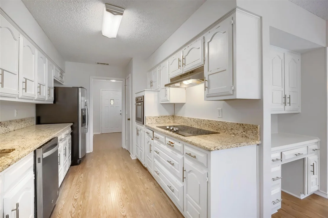 Photo of 814 Oakbluff Drive