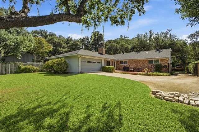 Photo of 939 Blue Lake Circle