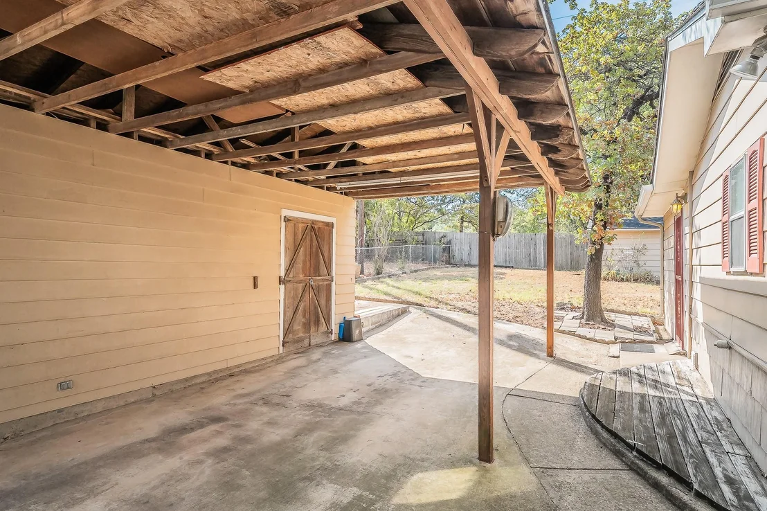 Photo of 1812 Highland Drive E
