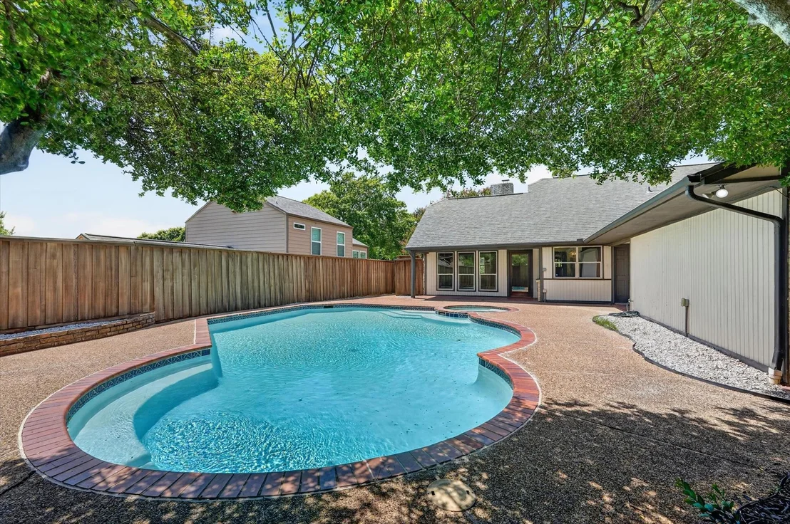 Photo of 2004 Hondo Drive