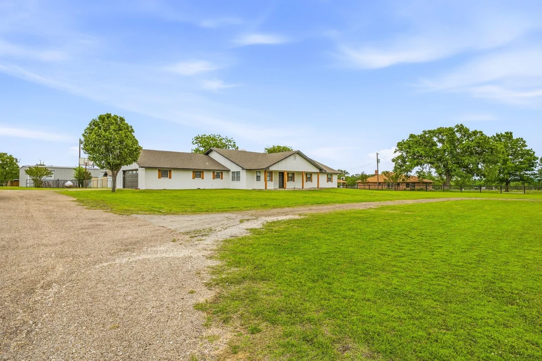 Photo of 621 County Road 484