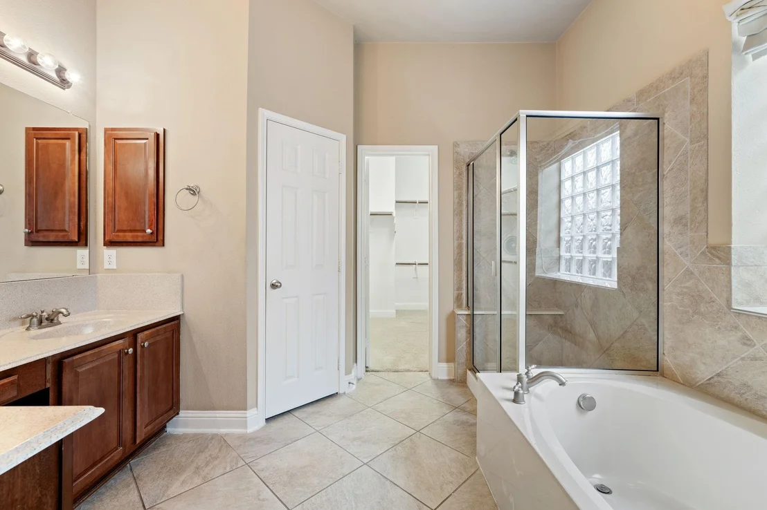 Photo of 1750 Lake Forest Drive