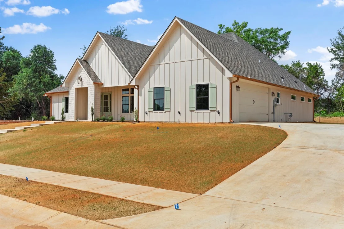 Photo of 17300 Woodcrest Circle