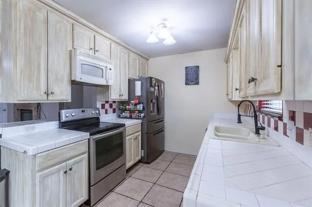 Photo of 725 Tabard Trail