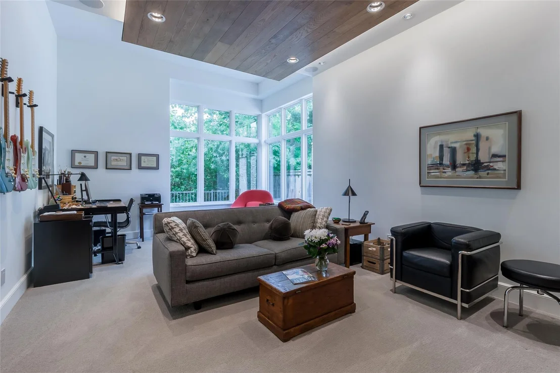 Photo of 341 Devon Drive