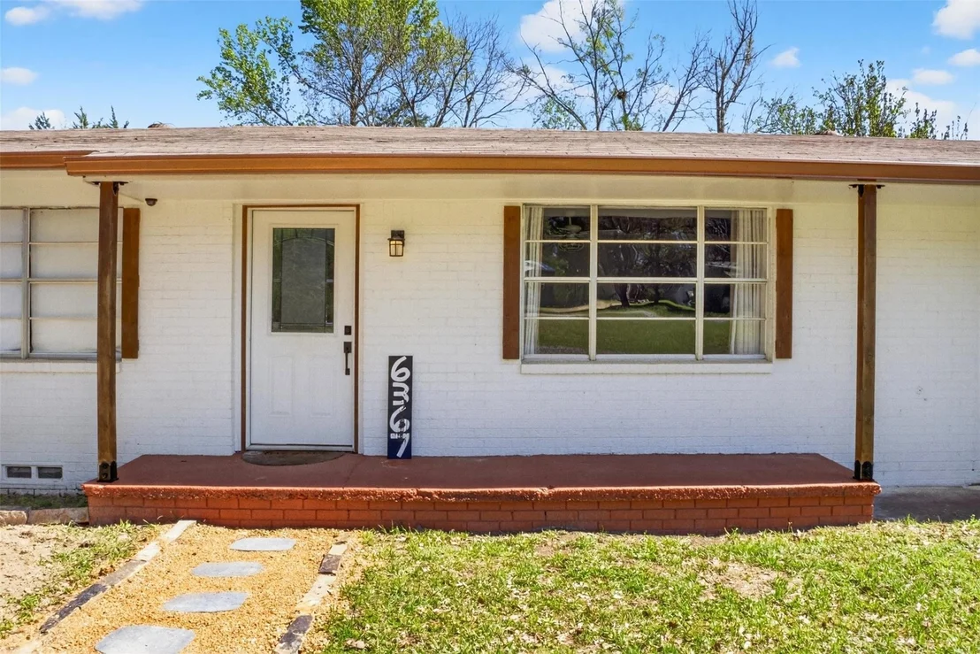 Photo of 6367 Orange Road