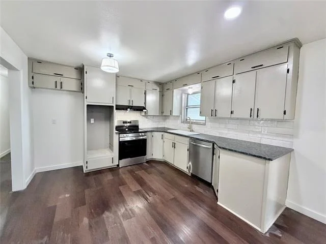 Photo of 1410 Westwood Drive