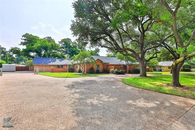 Photo of 1533 Elmwood Drive