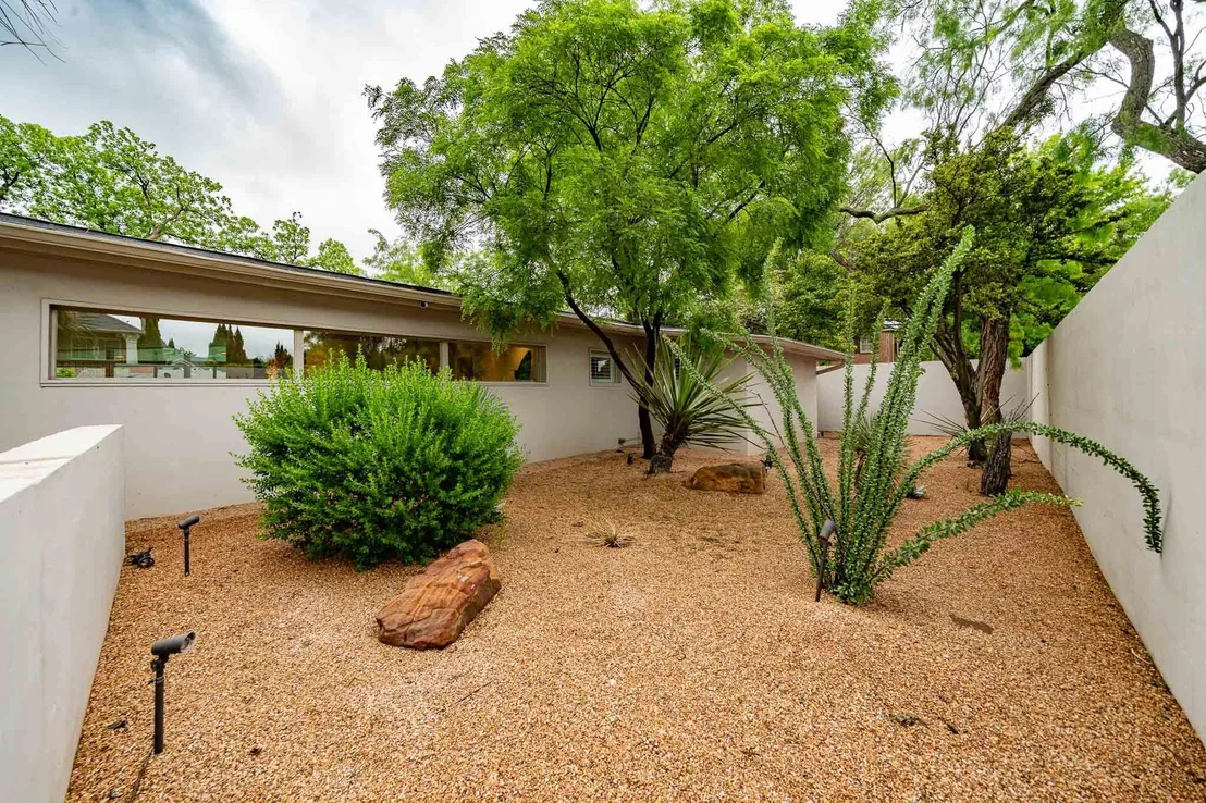 Photo of 741 Rivercrest Drive
