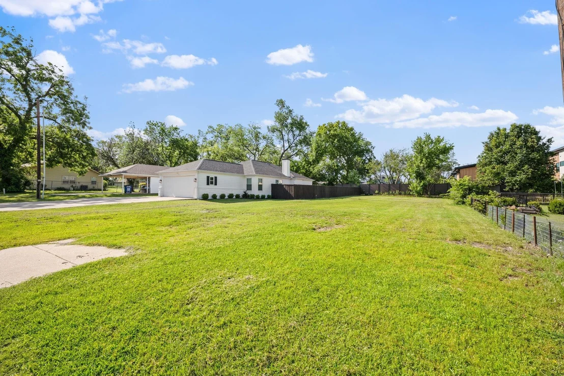 Photo of 405 E Maple Street