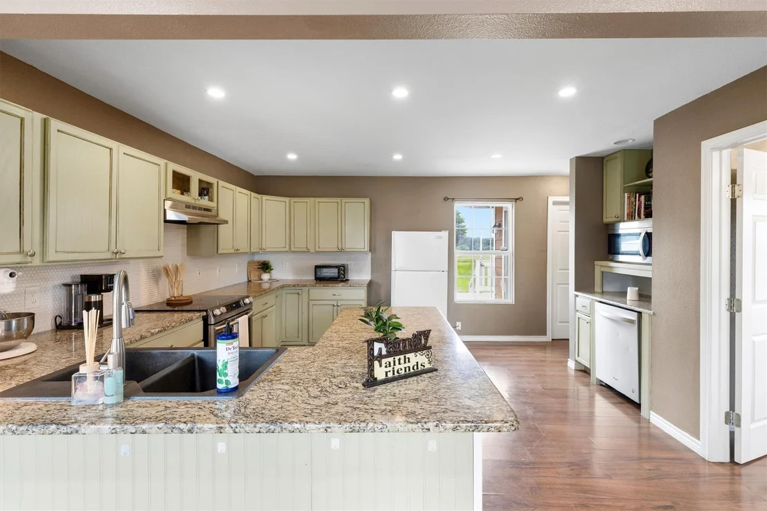 Photo of 5732 Emilia Way