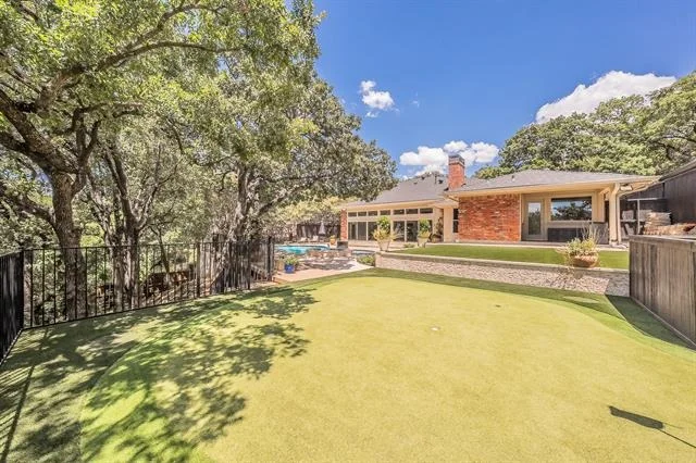 Photo of 1406 Riverview Drive