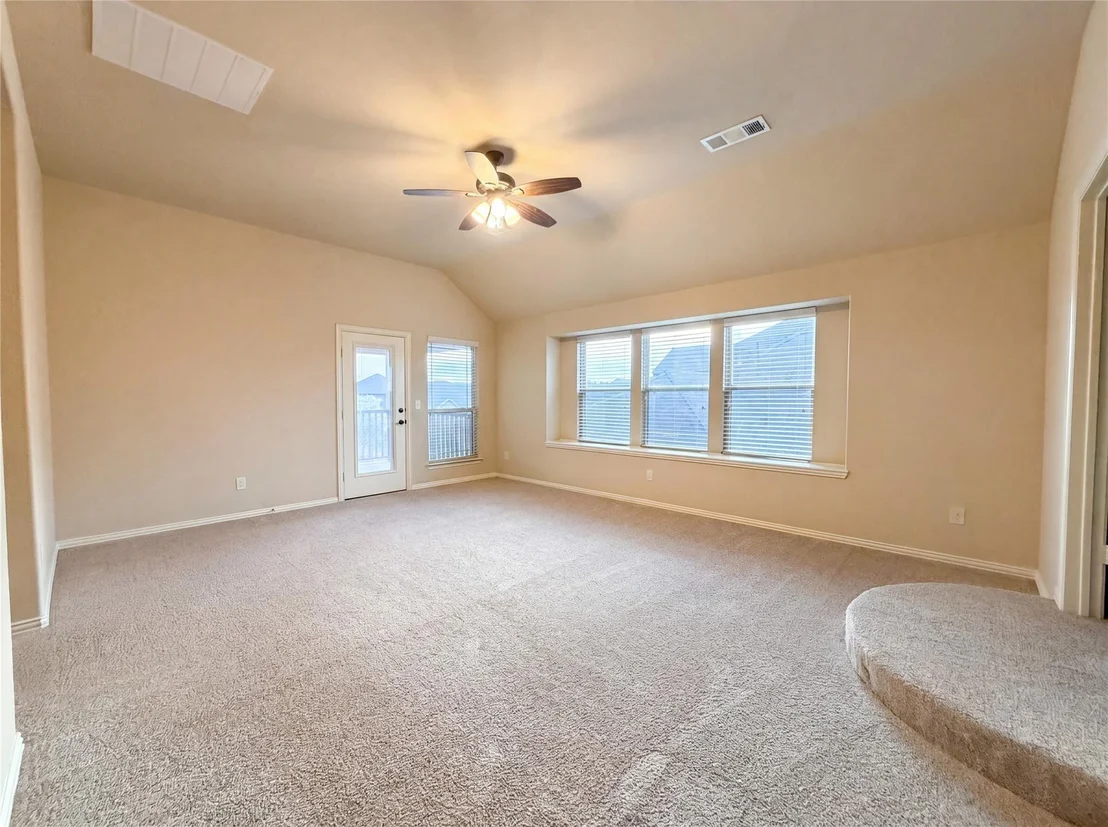 Photo of 725 Lyndhurst Drive