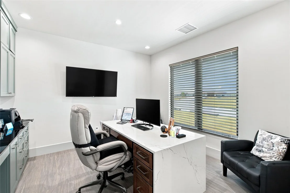 Photo of 2223 Grass Roots Road